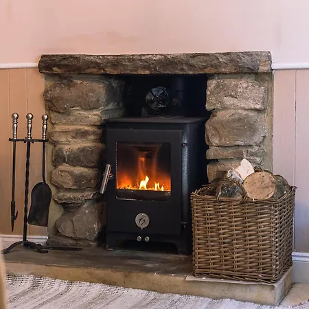 Holiday home Low Cottage *