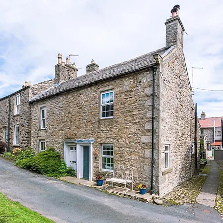 Low Cottage *