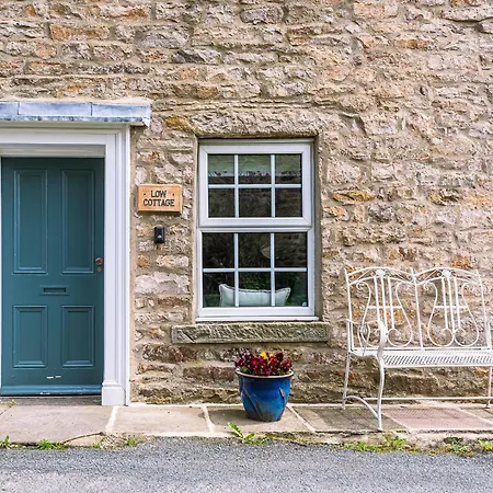 בית נופש Low Cottage *